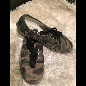 Camouflage Vans